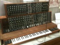 Analoger Synthesizer Moog 1964.jpg